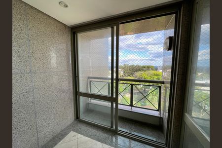 Apartamento para alugar com 320m², 4 quartos e 5 vagassacada