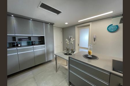 Apartamento para alugar com 320m², 4 quartos e 5 vagasCozinha