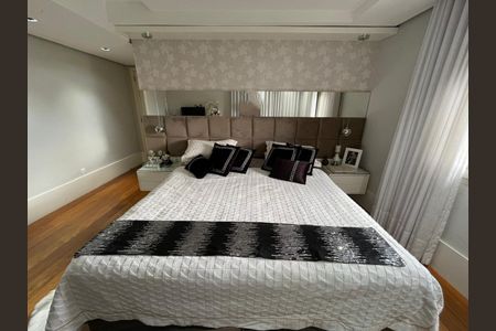 Apartamento para alugar com 320m², 4 quartos e 5 vagasSuíte 1