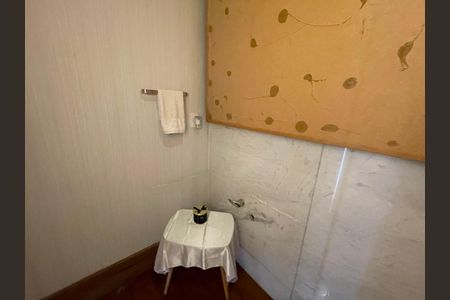 Apartamento para alugar com 320m², 4 quartos e 5 vagasBanheiro