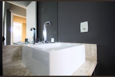 Apartamento à venda com 69m², 2 quartos e 2 vagasBanheiro Social