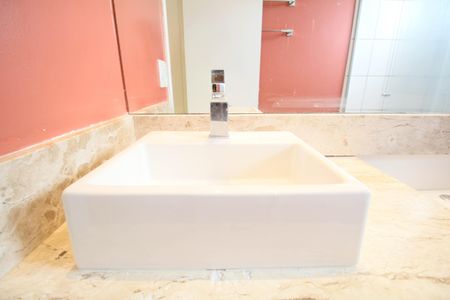 Apartamento à venda com 69m², 2 quartos e 2 vagasBanheiro Suíte 