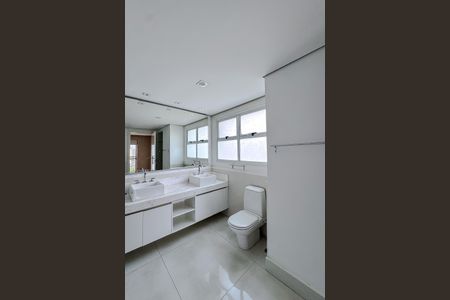 Apartamento à venda com 204m², 3 quartos e 4 vagasBanheiro da Suíte