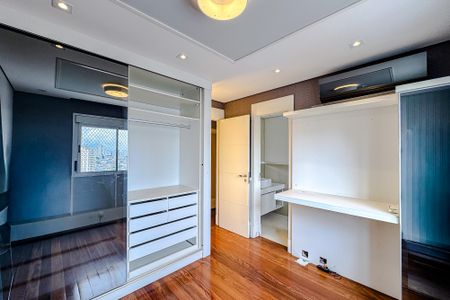 Apartamento à venda com 204m², 3 quartos e 4 vagasQuarto 2 - Suíte