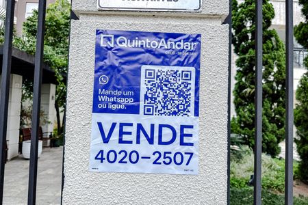 Apartamento à venda com 204m², 3 quartos e 4 vagasPlaquinha