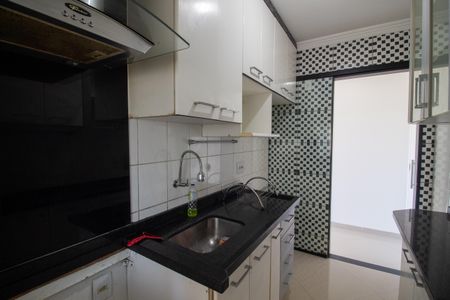 Cozinha de apartamento para alugar com 2 quartos, 50m² em Jardim Celeste, São Paulo
