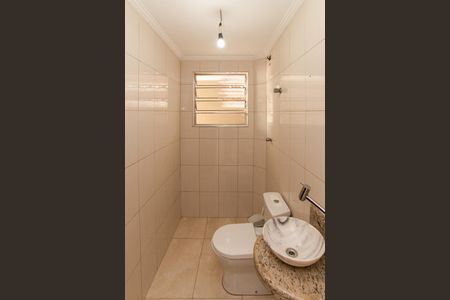 Casa à venda com 128m², 3 quartos e 2 vagas Casa à venda com 128m², 3 quartos e 2 vagasSala - Lavabo