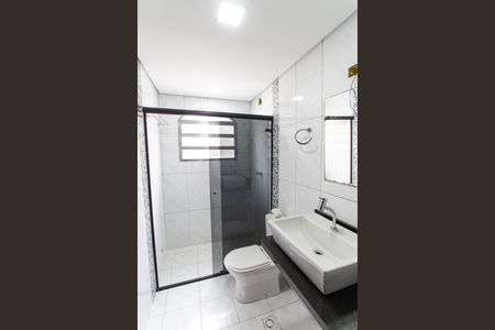 Casa à venda com 128m², 3 quartos e 2 vagas Casa à venda com 128m², 3 quartos e 2 vagasBanheiro