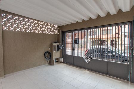 Casa à venda com 128m², 3 quartos e 2 vagas Casa à venda com 128m², 3 quartos e 2 vagasGaragem