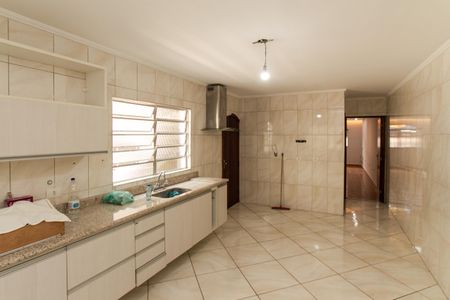 Casa à venda com 128m², 3 quartos e 2 vagas Casa à venda com 128m², 3 quartos e 2 vagasCozinha