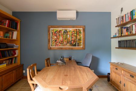 Sala  de casa de condomínio para alugar com 3 quartos, 395m² em Residencial Quatro (alphaville), Santana de Parnaíba