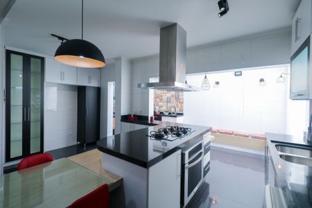Casa para alugar com 225m², 3 quartos e sem vagaCozinha