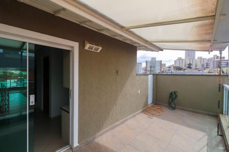 Casa para alugar com 225m², 3 quartos e sem vagaVaranda da Cobertura - Fundos