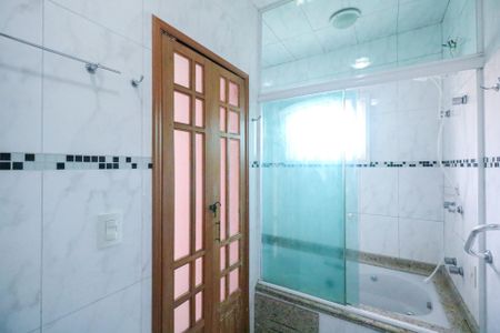 Casa para alugar com 225m², 3 quartos e sem vagaBanheiro da Suíte 1