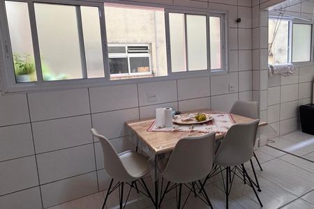 Apartamento para alugar com 90m², 3 quartos e sem vagaCozinha 