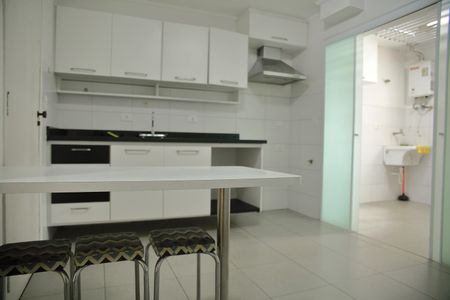 Apartamento à venda com 120m², 3 quartos e 2 vagasCozinha 