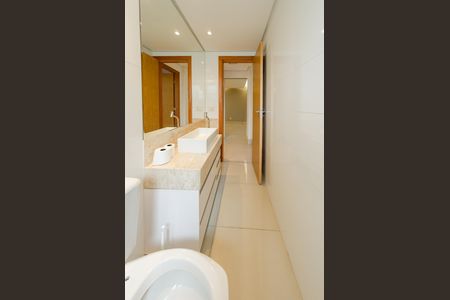 Apartamento à venda com 116m², 3 quartos e 3 vagasBanheiro social