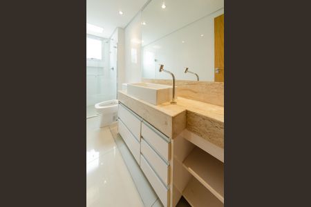 Apartamento à venda com 116m², 3 quartos e 3 vagasBanheiro social