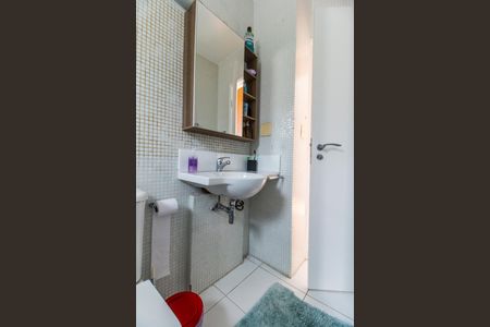 Casa de condomínio à venda com 230m², 4 quartos e 2 vagasBanheiro Social