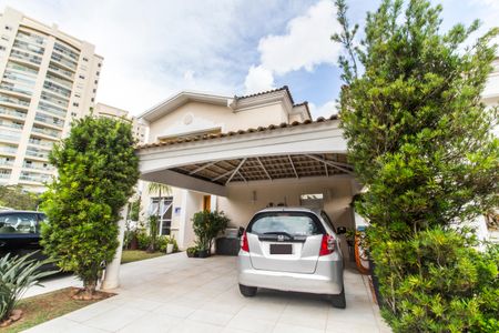 Casa de condomínio à venda com 230m², 4 quartos e 2 vagasGaragem