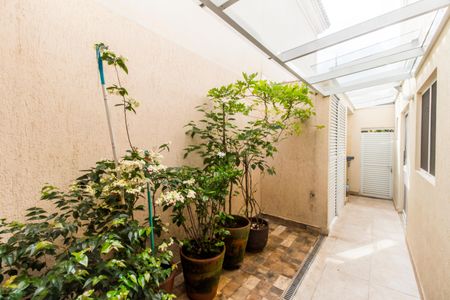 Casa de condomínio à venda com 230m², 4 quartos e 2 vagasCorredor