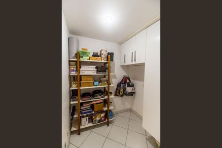 Casa de condomínio à venda com 230m², 4 quartos e 2 vagasDespensa
