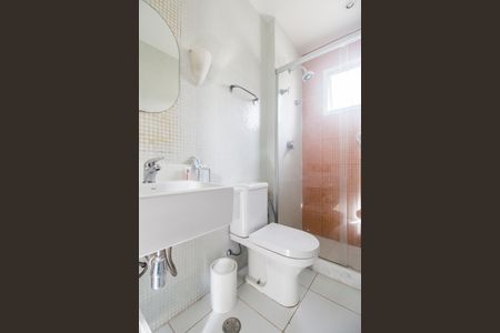 Casa de condomínio à venda com 230m², 4 quartos e 2 vagasBanheiro da Suíte 2