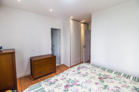 Casa de condomínio à venda com 230m², 4 quartos e 2 vagasSuíte 1