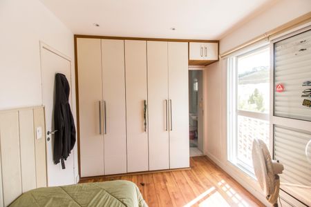 Casa de condomínio à venda com 230m², 4 quartos e 2 vagasQuarto 2