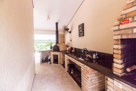 Casa de condomínio à venda com 230m², 4 quartos e 2 vagasÁrea Gourmet