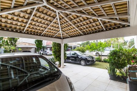 Casa de condomínio à venda com 230m², 4 quartos e 2 vagasGaragem