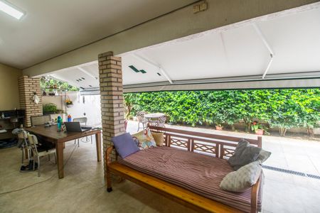 Casa de condomínio à venda com 230m², 4 quartos e 2 vagasÁrea Externa