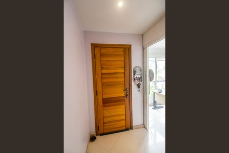 Casa de condomínio à venda com 230m², 4 quartos e 2 vagasEntrada