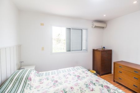 Casa de condomínio à venda com 230m², 4 quartos e 2 vagasSuíte 1