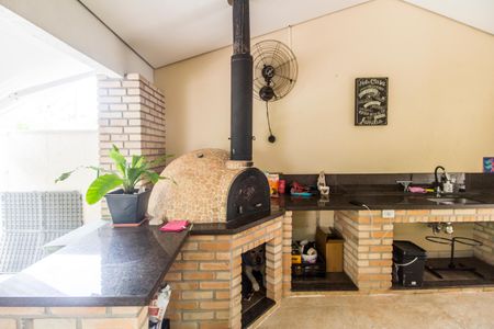 Casa de condomínio à venda com 230m², 4 quartos e 2 vagasÁrea Gourmet