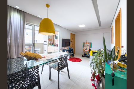 Apartamento à venda com 65m², 2 quartos e 3 vagasSala e Varanda