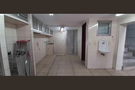 Casa à venda com 165m², 3 quartos e 2 vagasÁrea de Serviço