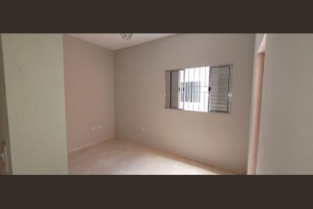 Quarto de casa para alugar com 1 quarto, 35m² em Vila Sao Roberto, Itaquaquecetuba