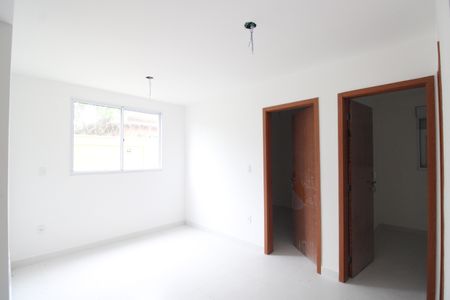 Sala de apartamento para alugar com 2 quartos, 38m² em Taquara, Rio de Janeiro