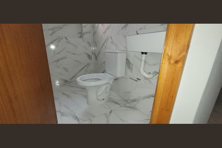 Banheiro de casa para alugar com 1 quarto, 35m² em Vila Sao Roberto, Itaquaquecetuba
