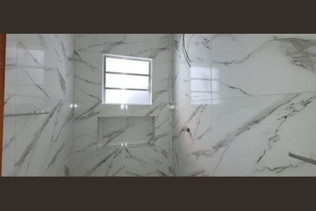 Banheiro de casa para alugar com 1 quarto, 35m² em Vila Sao Roberto, Itaquaquecetuba