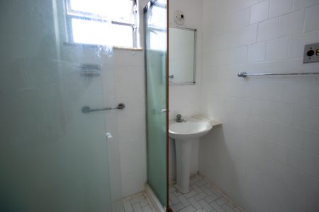 Apartamento para alugar com 60m², 2 quartos e sem vagaBanheiro