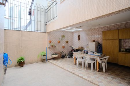 Casa à venda com 198m², 4 quartos e 3 vagasQuintal