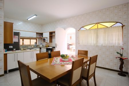 Casa à venda com 198m², 4 quartos e 3 vagasCopa / Cozinha