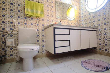 Casa à venda com 198m², 4 quartos e 3 vagasBanheiro da Suíte