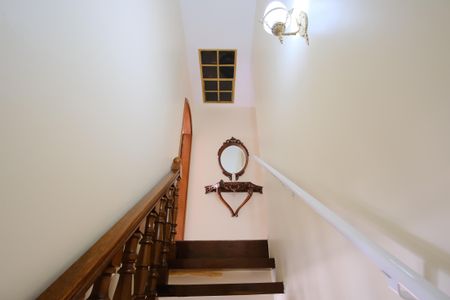 Casa à venda com 198m², 4 quartos e 3 vagasEscada