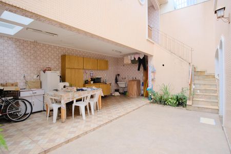 Casa à venda com 198m², 4 quartos e 3 vagasQuintal