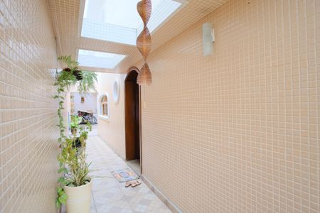 Casa à venda com 198m², 4 quartos e 3 vagasCorredor de entrada