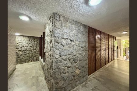 Apartamento à venda com 80m², 2 quartos e 1 vagaPortaria
