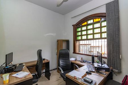 Casa à venda com 300m², 5 quartos e 2 vagasCasa 2